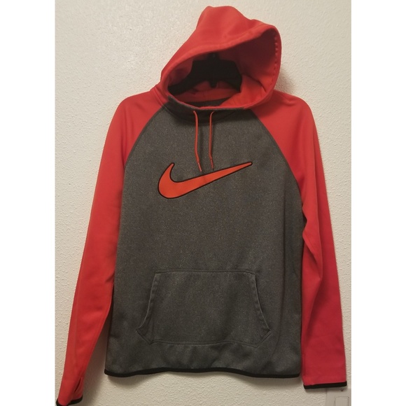 Nike Tops - 🔥NIKE THERMA FIT HOODIE WOMEN
